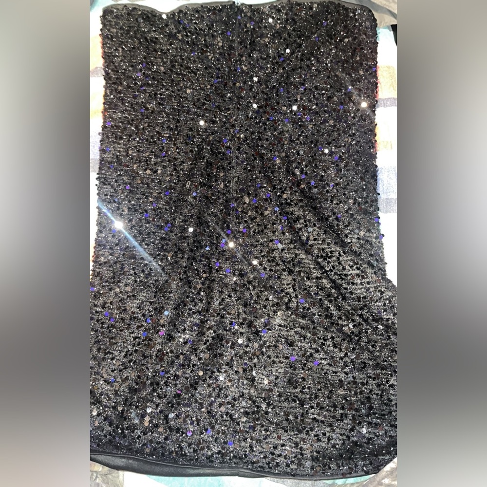 Black sparkly dress PM for more questions ⚠️ NO REFUNDS ⚠️